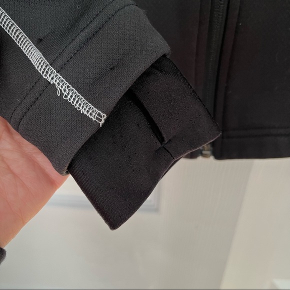 THE NORTH FACE BLACK HOODIE JACKET - Picture 5 of 14